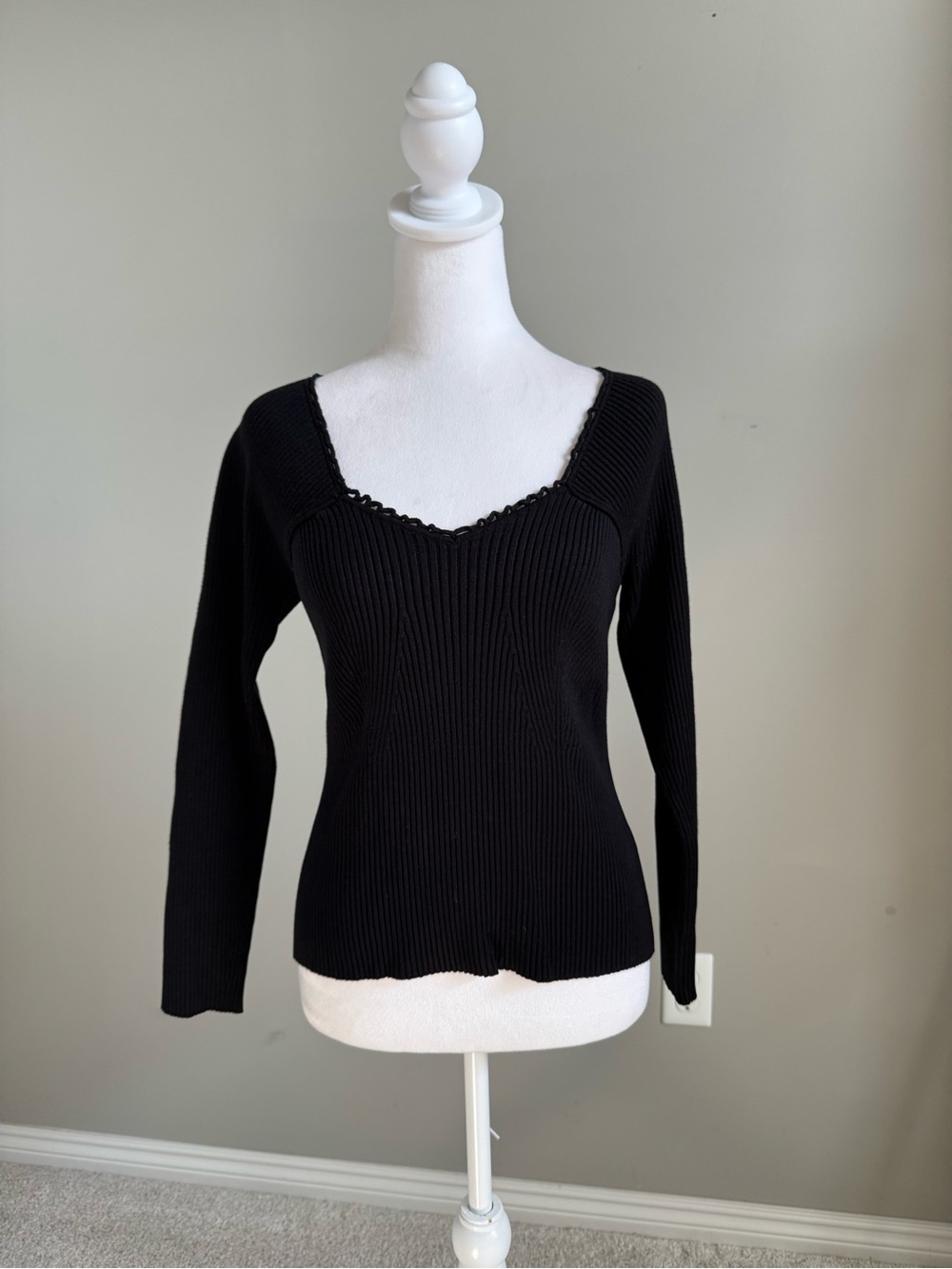 House of Harlow 1960 Black Ribbed Long-Sleeve Scoop Neck Top